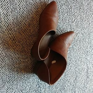 Universal thread royale style flats sz 10